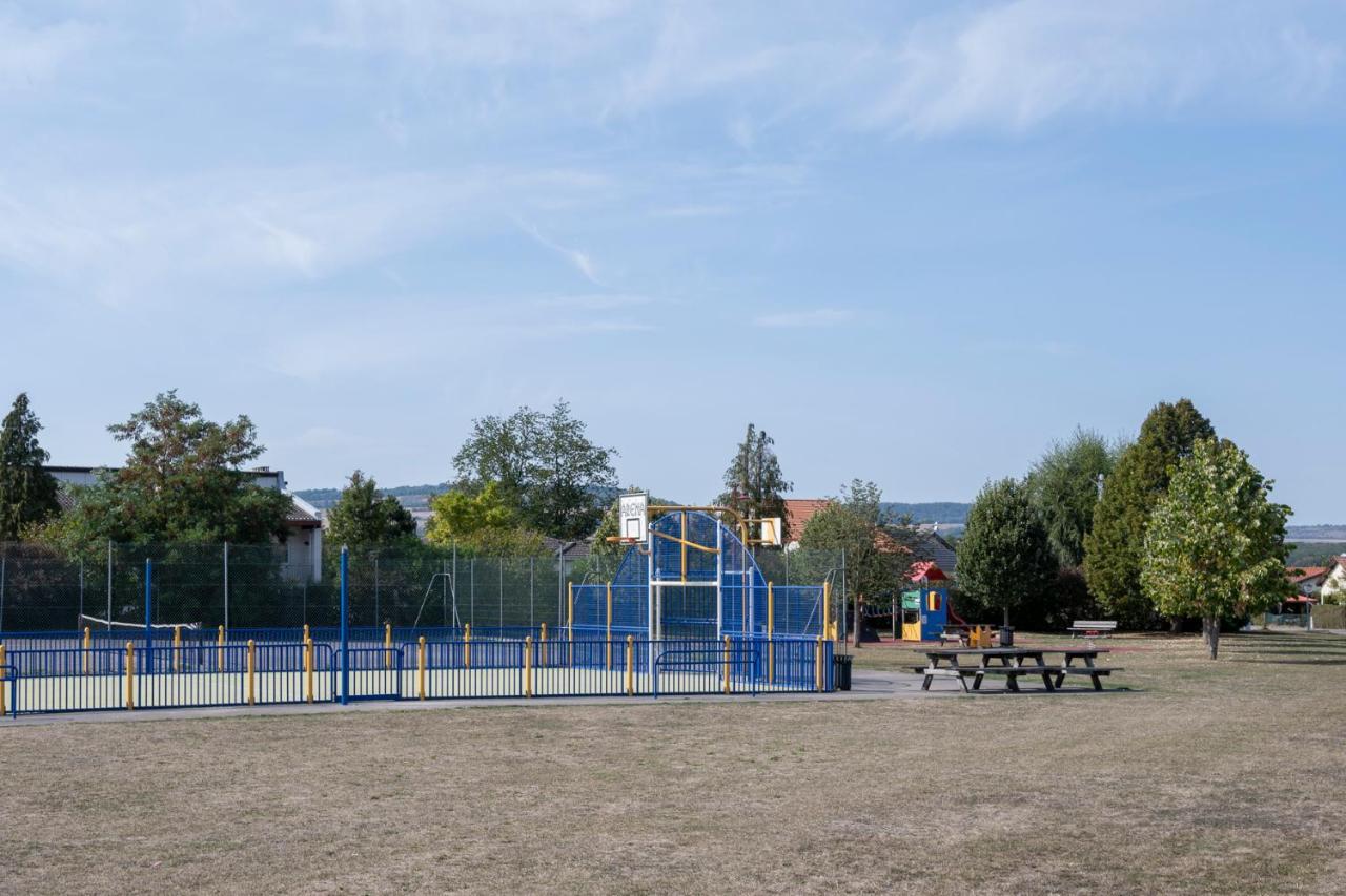 Une Halte Quelque Part Cheminot Kültér fotó